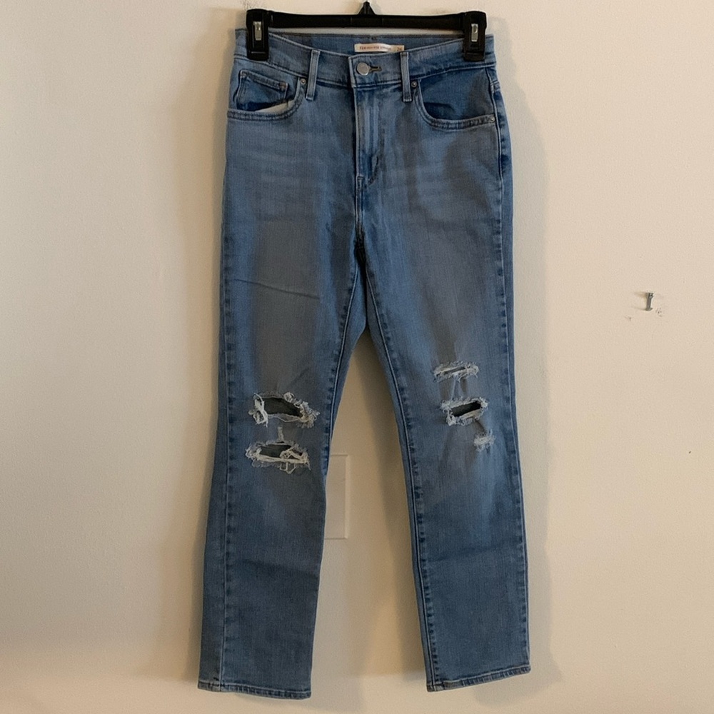 Levi’s 724 High Rise Straight Leg Distressed Jeans Size 26